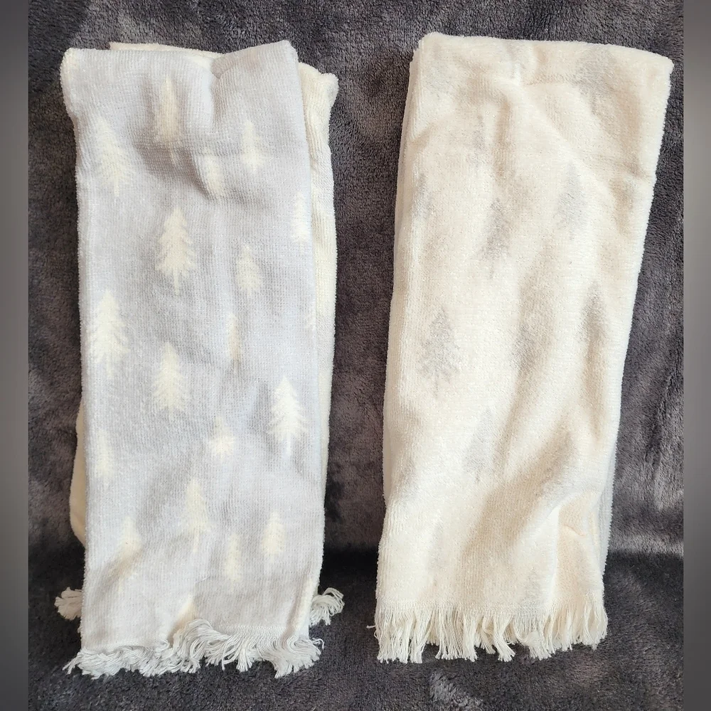 New Target Wondershop 2 pk Christmas Scattered Trees Hand Towels Gray/White